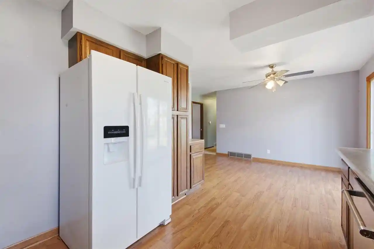 Photo 4 of Single family home for sale at 601 N Chestnut Ave, Marshfield, WI 54449 | MLS# 22605055 | Listing updated on 2026-10-09
