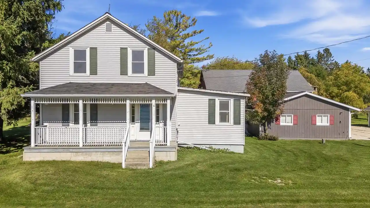 Photo 1 of Single family home for sale at 1854 Washington Ave, Cedarburg, WI 53012 | MLS# 1984138 | Listing updated on 2026-10-09
