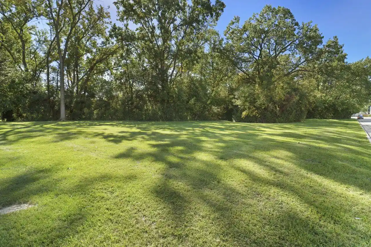 Photo 3 of Land for sale at 5501 Green Bay Rd, Kenosha, WI 53144 | MLS# 1984142 | Listing updated on 2026-10-09