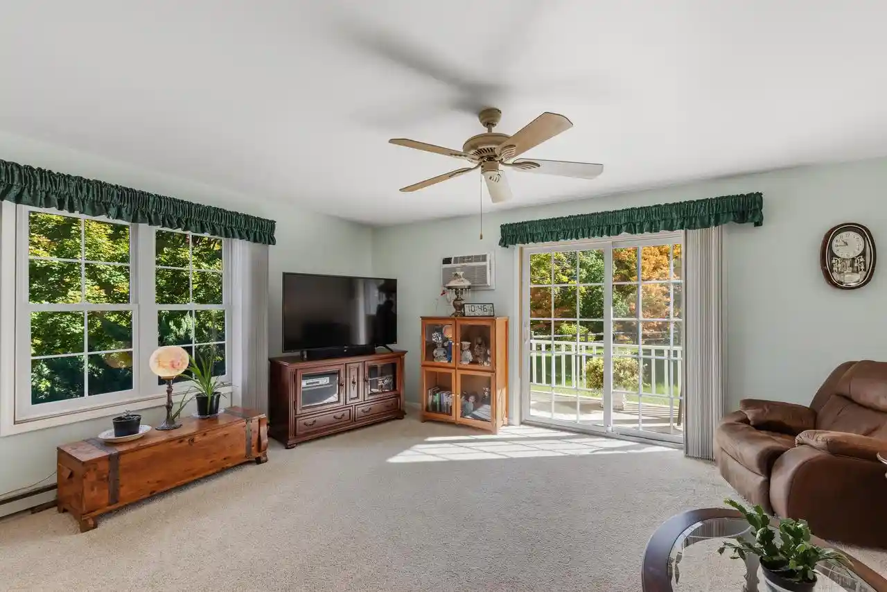 Listing Photo 4 - Condo for sale in building located at 715 Canterberry Ct, West Bend, WI 53090 - Unit #102