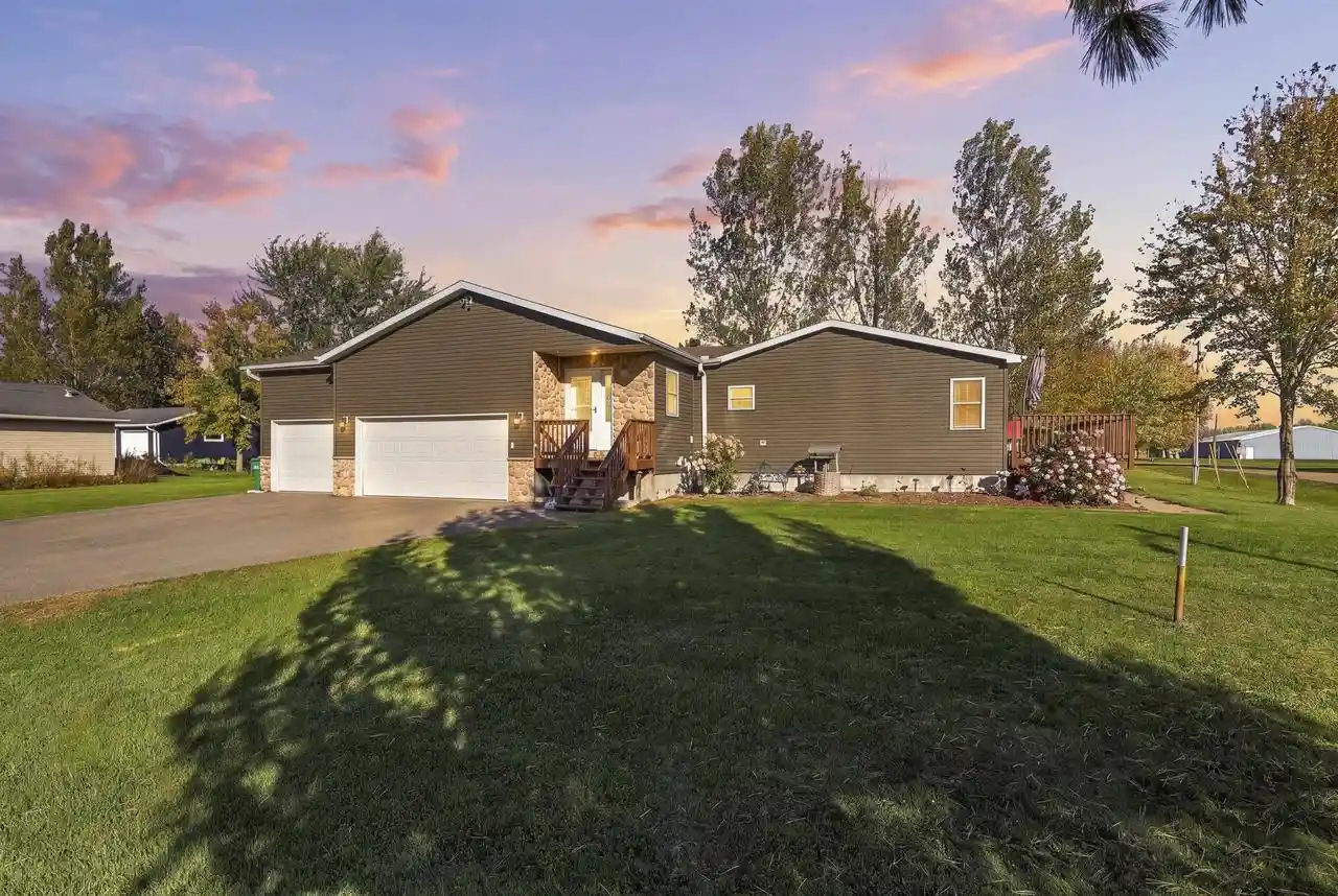 Photo 1 of Single family home for sale at 1760 Park St, Rudolph, WI 54475 | MLS# 22605061 | Listing updated on 2026-10-09