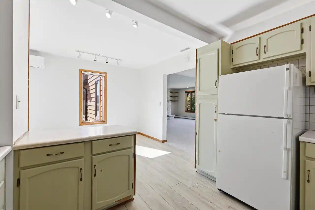 Photo 2 of Single family home for sale at 2977 Bay Settlement Rd, Green Bay, WI 54311 | MLS# 50334045 | Listing updated on 2026-10-09