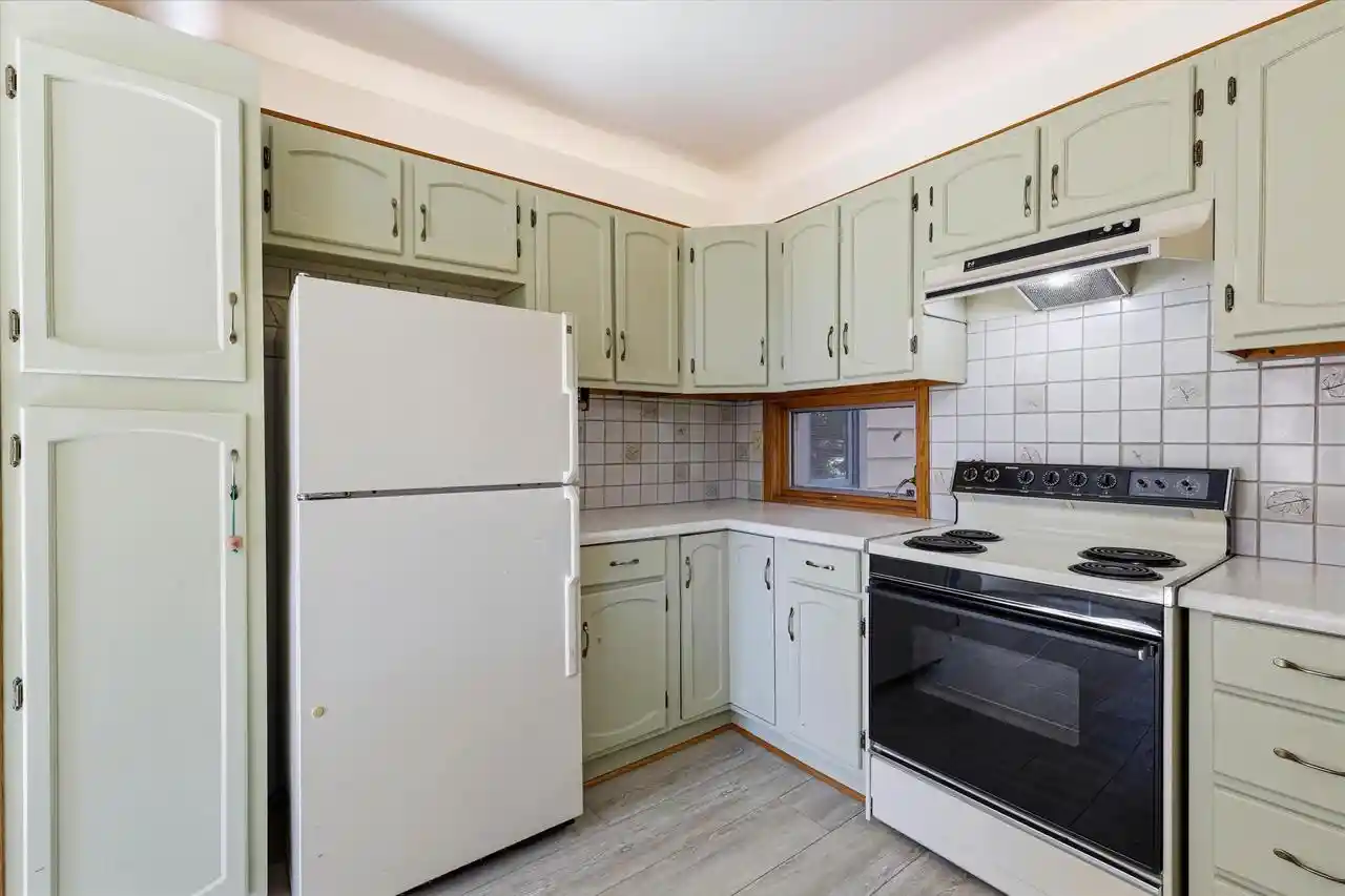 Photo 3 of Single family home for sale at 2977 Bay Settlement Rd, Green Bay, WI 54311 | MLS# 50334045 | Listing updated on 2026-10-09