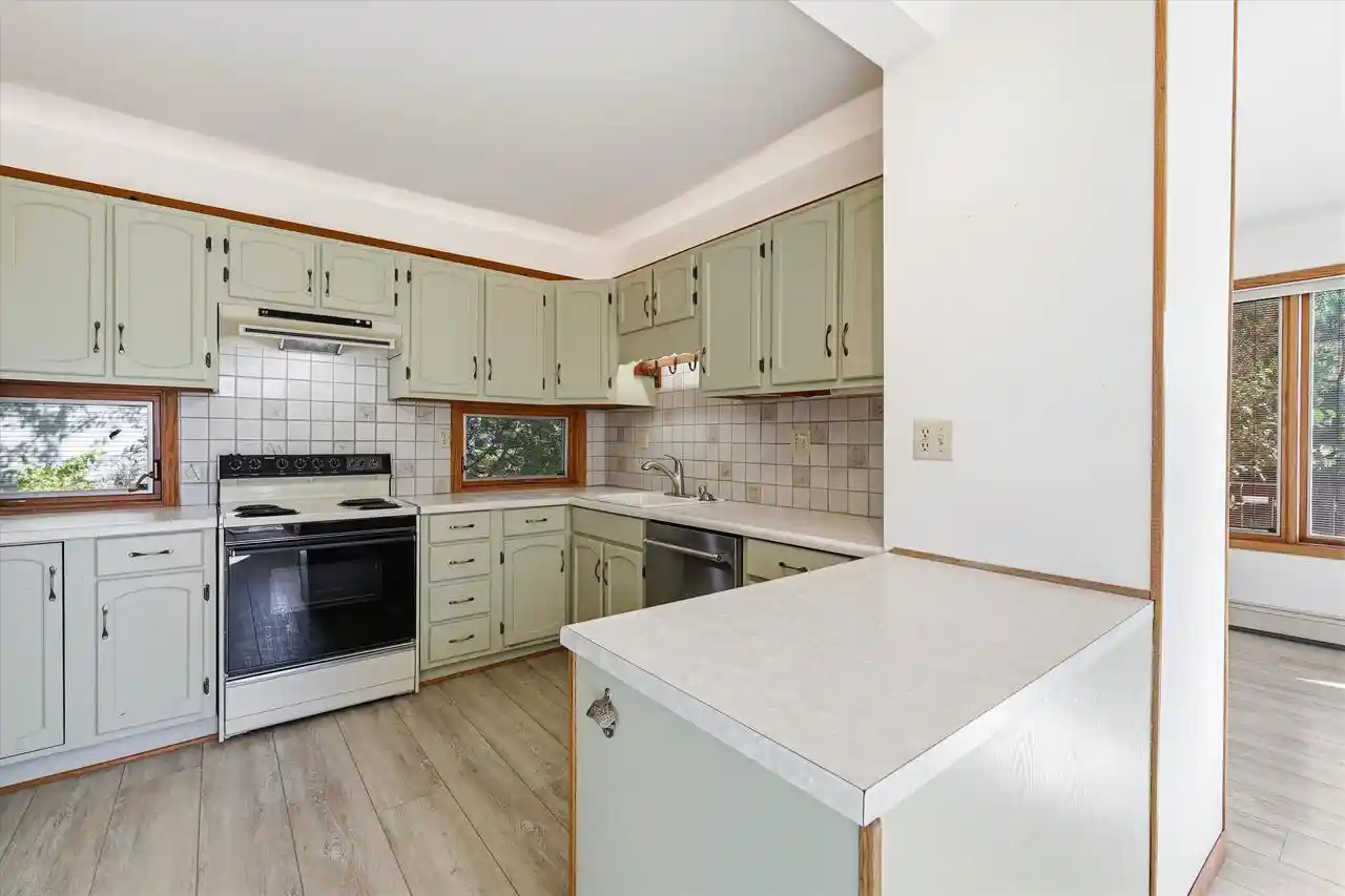 Photo 3 of Single family home for sale at 2977 Bay Settlement Rd, Green Bay, WI 54311 | MLS# 50334045 | Listing updated on 2026-10-09