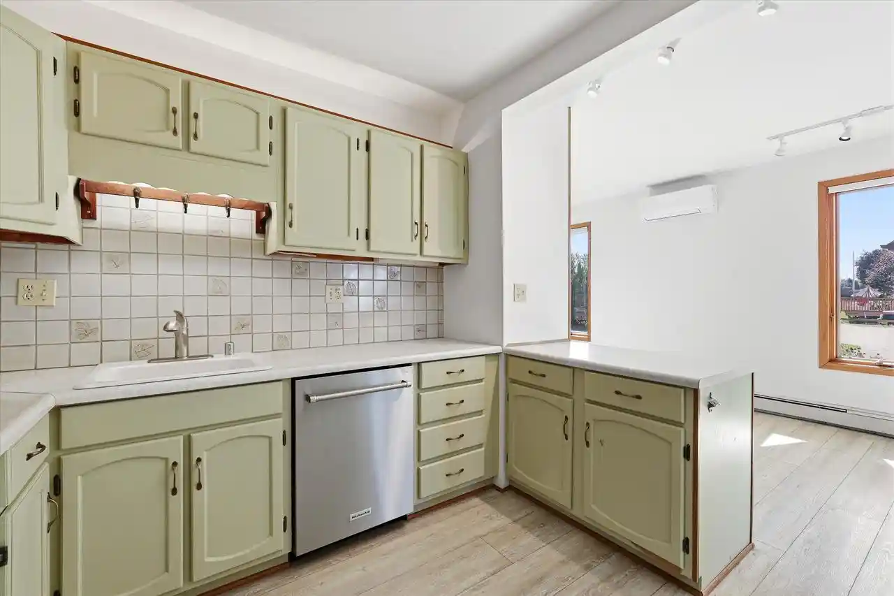 Photo 4 of Single family home for sale at 2977 Bay Settlement Rd, Green Bay, WI 54311 | MLS# 50334045 | Listing updated on 2026-10-09