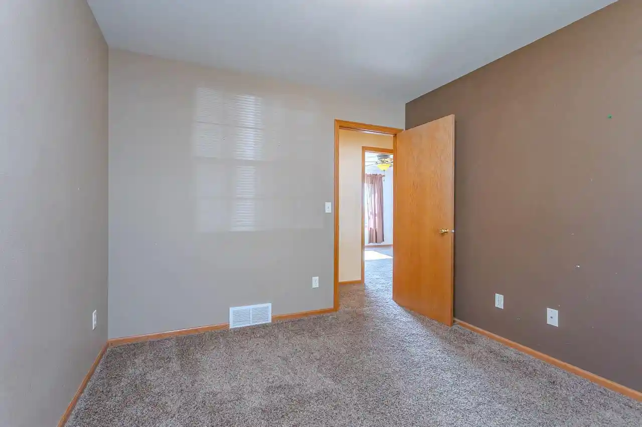 Photo 4 of Single family home for sale at 917 & 925 Augusta Ave, Wausau, WI 54403 | MLS# 22605064 | Listing updated on 2026-10-09