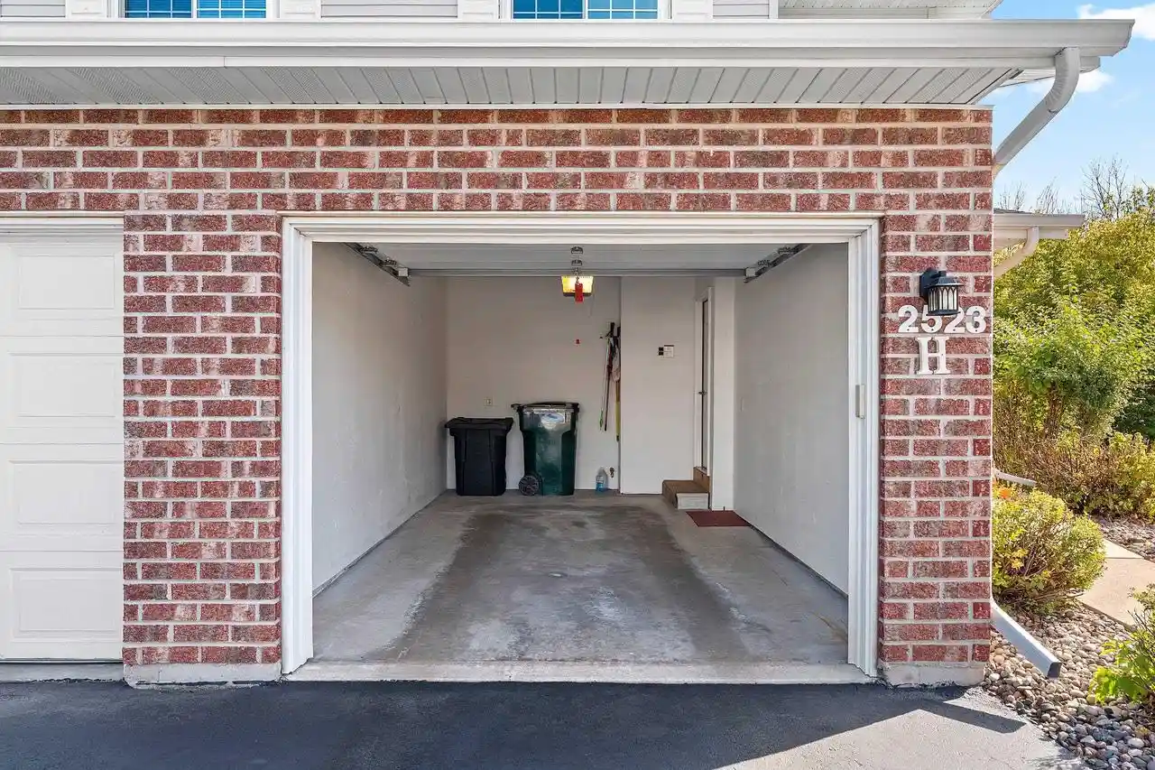 Photo 3 of Condo for sale at 2523 Telluride Trl #8H, Green Bay, WI 54313 | MLS# 50334060 | Listing updated on 2026-10-09