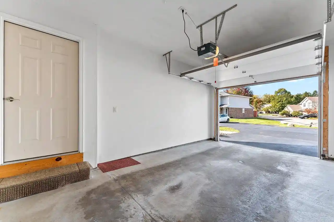 Listing Photo 4 - Condo for sale in building located at 2523 Telluride Trl, Green Bay, WI 54313 - Unit #8H