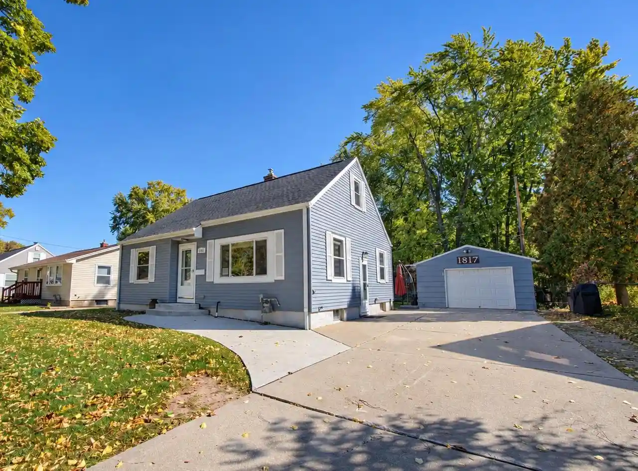 Photo 1 of Single family home for sale at 1817 Gross Ave, Green Bay, WI 54304 | MLS# 50334057 | Listing updated on 2026-10-09