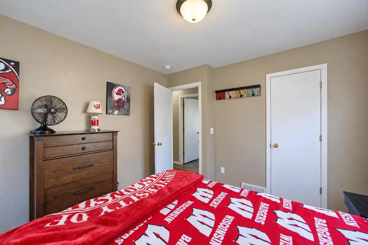 Photo 4 of Single family home for sale at 1817 Gross Ave, Green Bay, WI 54304 | MLS# 50334057 | Listing updated on 2026-10-09