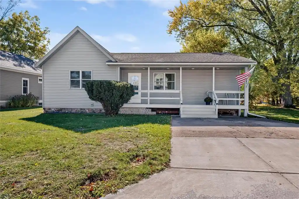 Photo 1 of Single family home for sale at 219 Spruce St, Spooner, WI 54801 | MLS# 1605789 | Listing updated on 2026-10-09