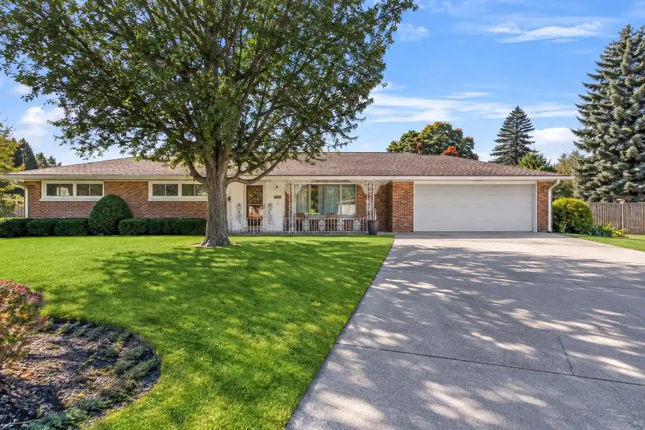 Photo 1 of Single family home for sale at 409 Vernon Ave, Thiensville, WI 53092 | MLS# 1984159 | Listing updated on 2026-10-09