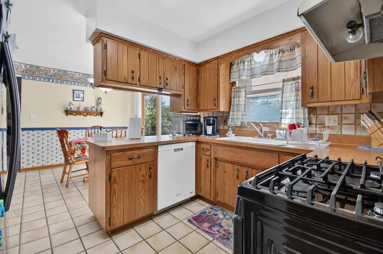 Photo 2 of Single family home for sale at 4106 Lakeview Dr, Racine, WI 53403 | MLS# 1984167 | Listing updated on 2026-10-09