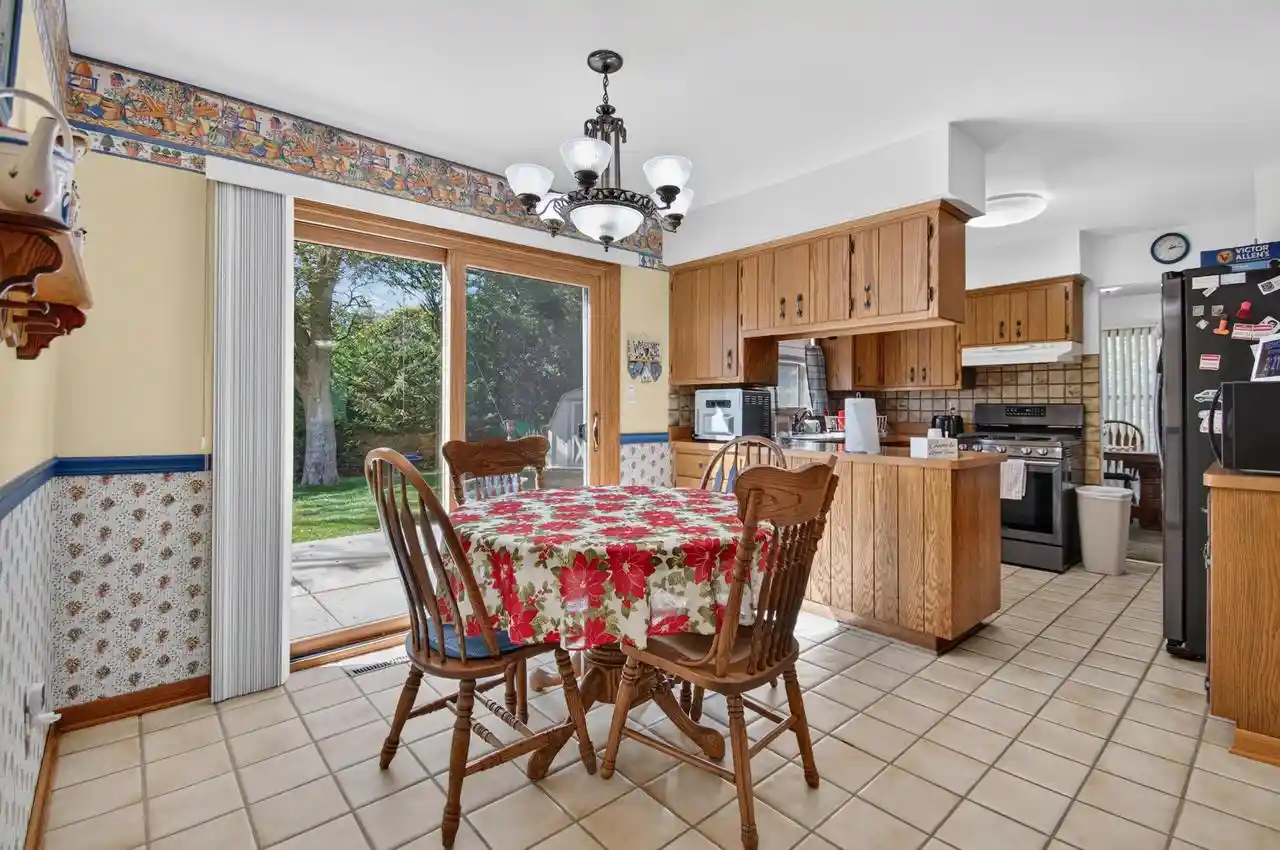 Photo 4 of Single family home for sale at 4106 Lakeview Dr, Racine, WI 53403 | MLS# 1984167 | Listing updated on 2026-10-09