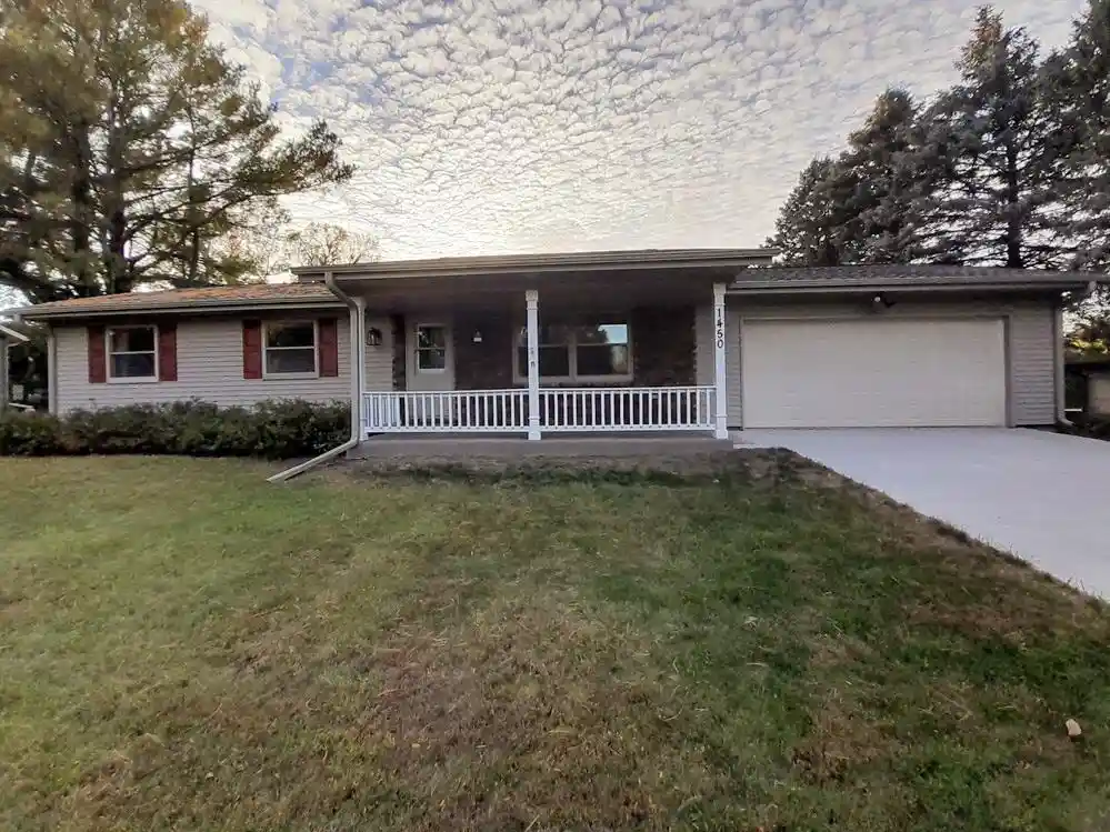 Photo 1 of Single family home for sale at 1450 Country Clb Ct, Platteville, WI 53818 | MLS# 2034364 | Listing updated on 2026-10-13