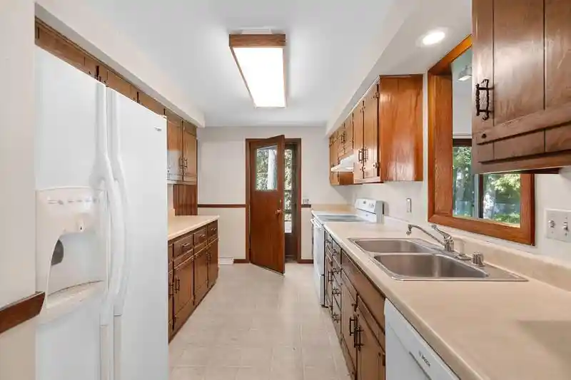 Photo 3 of Single family home for sale at 2911 S Dellwood St, Appleton, WI 54915 | MLS# 50334062 | Listing updated on 2026-10-09
