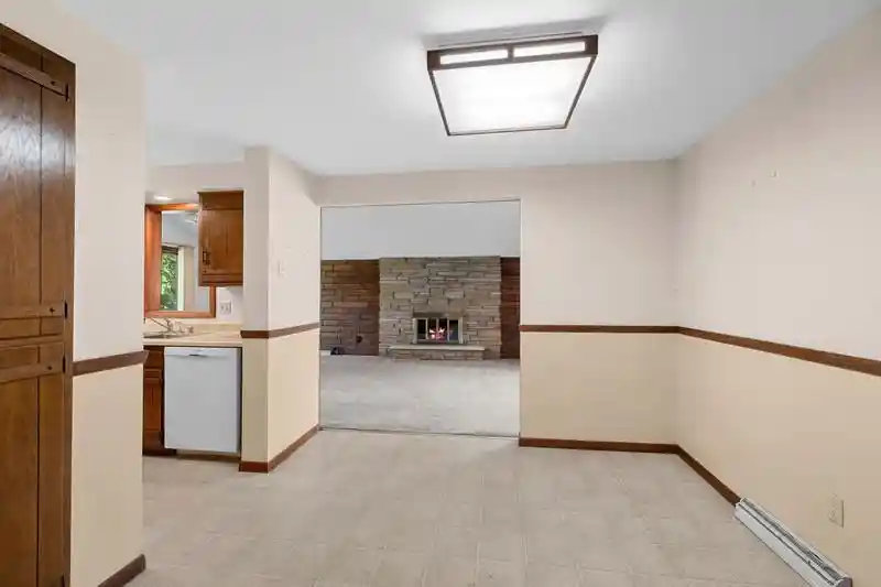 Photo 4 of Single family home for sale at 2911 S Dellwood St, Appleton, WI 54915 | MLS# 50334062 | Listing updated on 2026-10-09