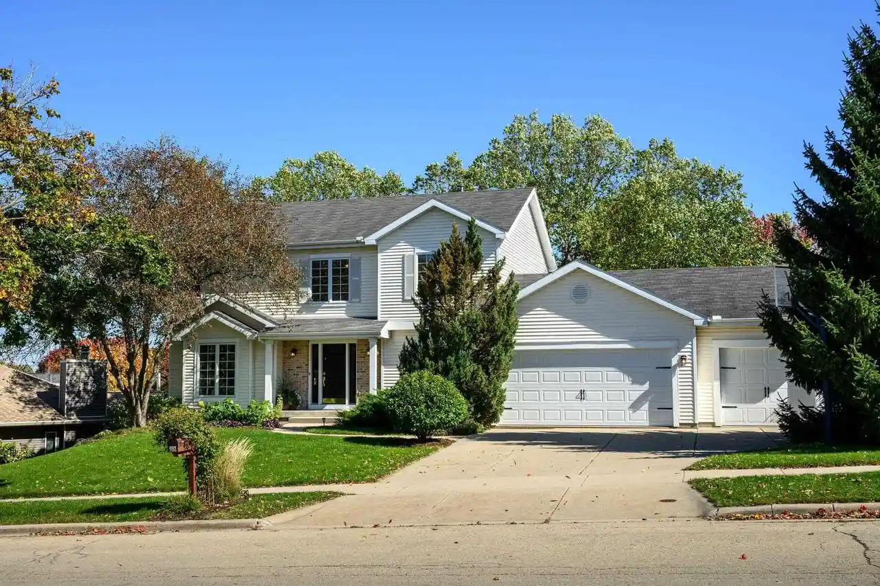 Photo 1 of Single family home for sale at 992 Autumn Woods Ln, Oregon, WI 53575 | MLS# 2034367 | Listing updated on 2026-10-13