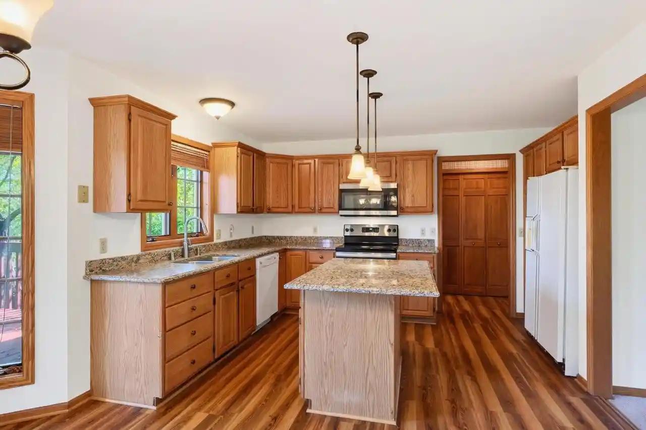 Photo 4 of Single family home for sale at 992 Autumn Woods Ln, Oregon, WI 53575 | MLS# 2034367 | Listing updated on 2026-10-13
