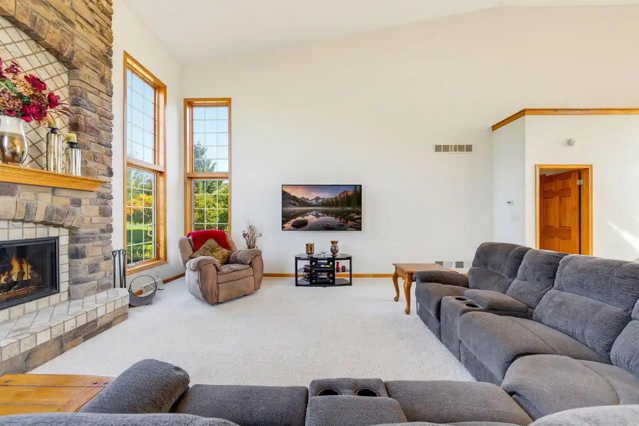 Photo 4 of Single family home for sale at 527 Winchester Pass, Colgate, WI 53017 | MLS# 1984179 | Listing updated on 2026-10-12