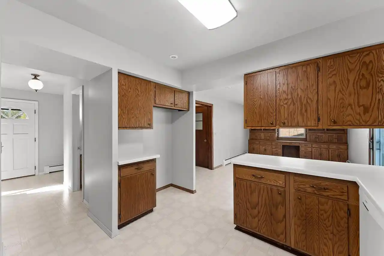 Photo 2 of Single family home for sale at 1134 N Locust St, Green Bay, WI 54303 | MLS# 50334074 | Listing updated on 2026-10-09