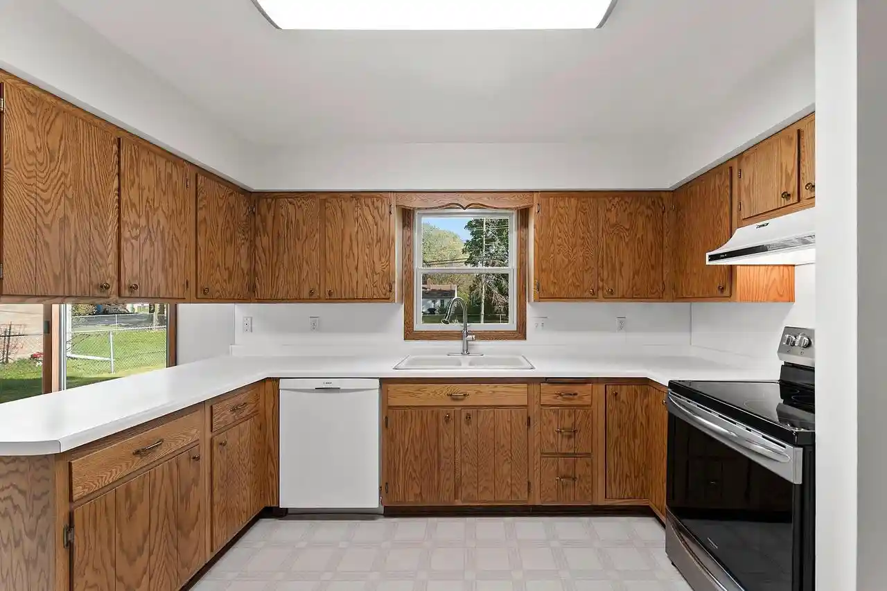 Photo 3 of Single family home for sale at 1134 N Locust St, Green Bay, WI 54303 | MLS# 50334074 | Listing updated on 2026-10-09