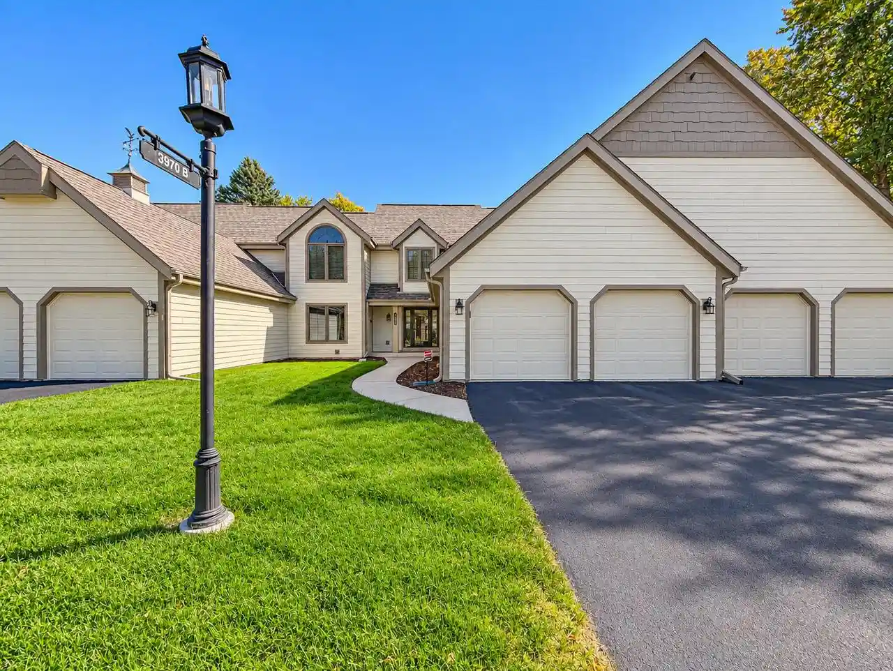 Condo for sale at 3970 St Andrew Ct #B, Brookfield, WI 53045 | MLS# 1984187