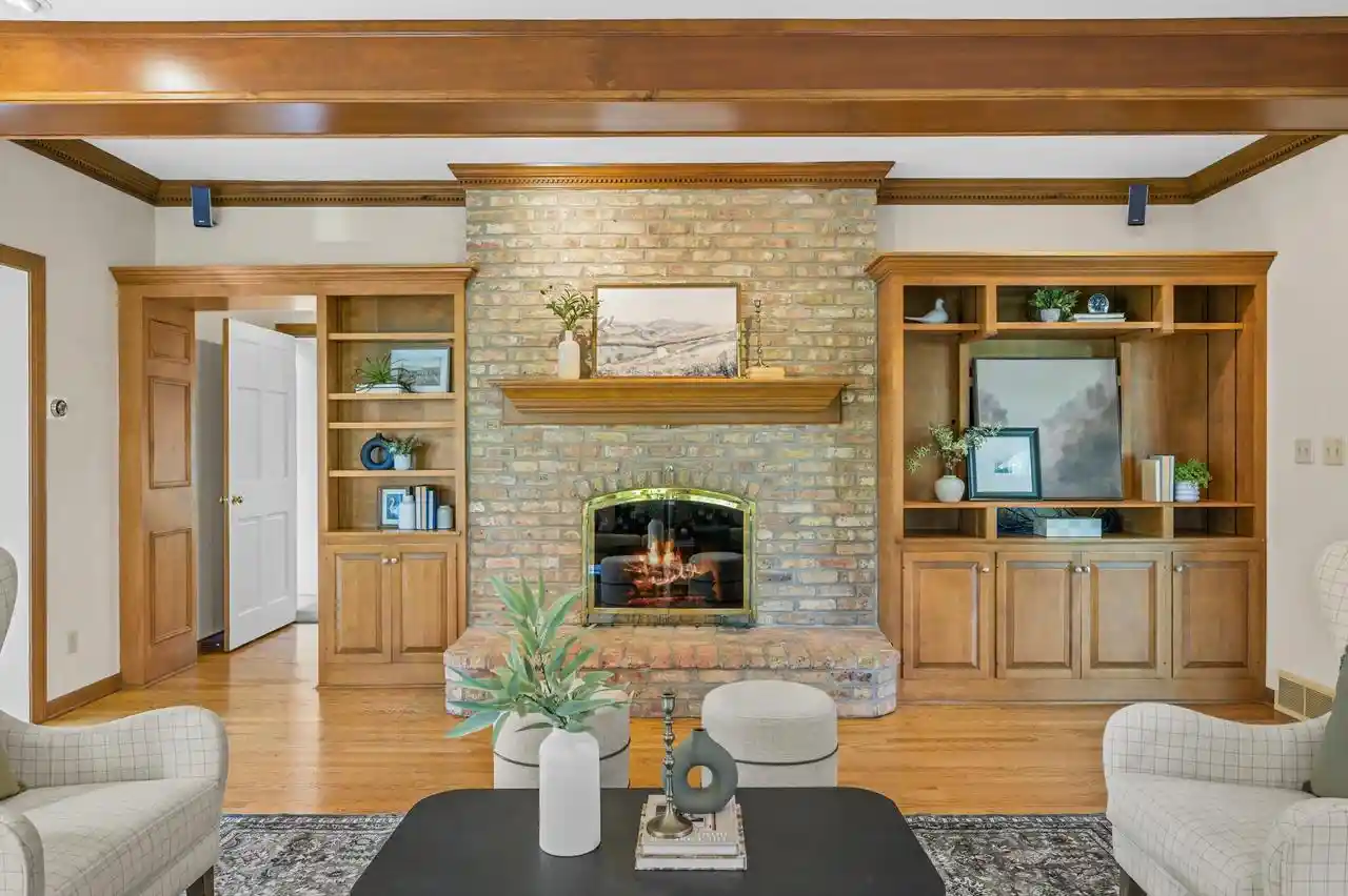 Photo 3 of Single family home for sale at 10522 N Manor Cir, Mequon, WI 53092 | MLS# 1984184 | Listing updated on 2026-10-26