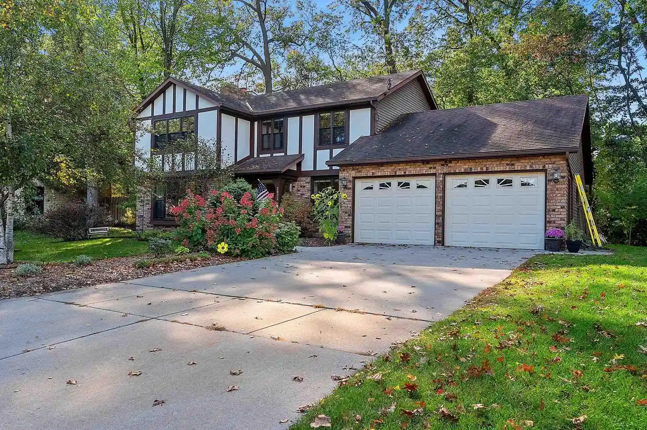 Photo 1 of Single family home for sale at 2032 Candle Way, Green Bay, WI 54304 | MLS# 50334080 | Listing updated on 2026-10-09