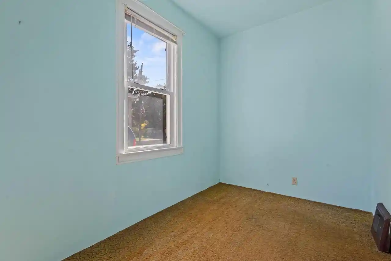 Photo 4 of Single family home for sale at 1463 Kurtz Ave, Green Bay, WI 54301 | MLS# 50334083 | Listing updated on 2026-10-09