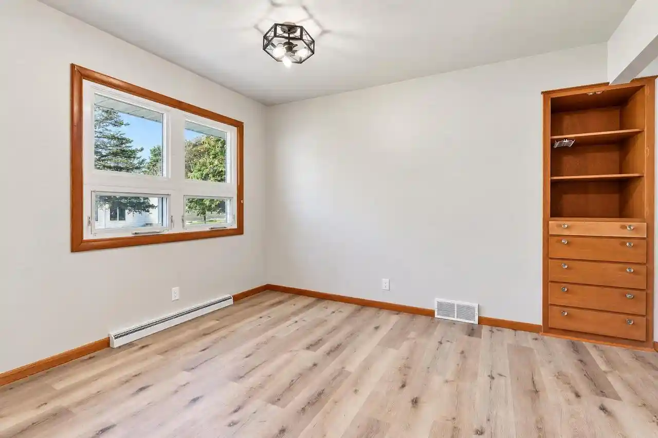 Photo 3 of Single family home for sale at 2210 Richmond Ave, Manitowoc, WI 54220 | MLS# 50334084 | Listing updated on 2026-10-09