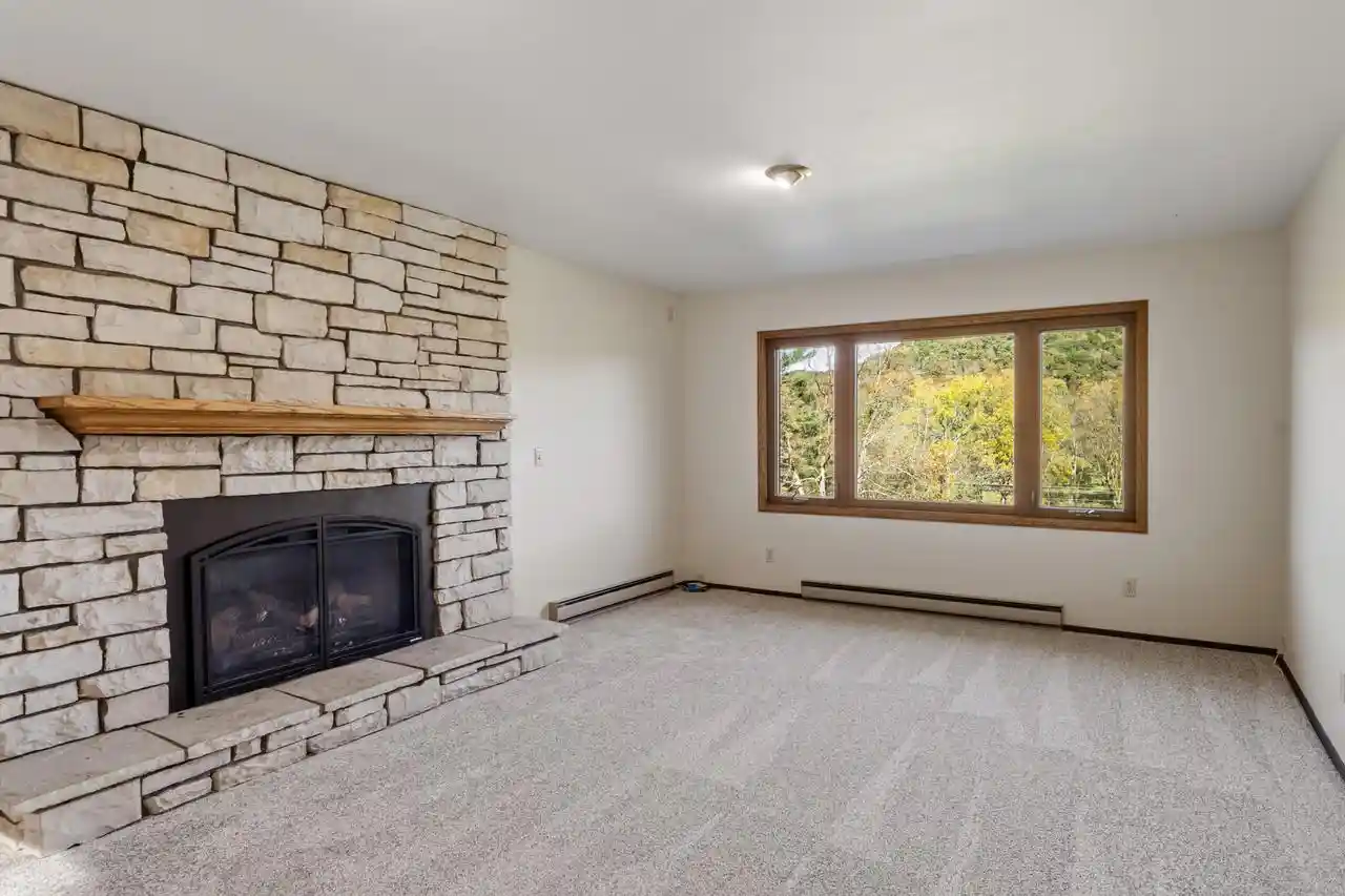 Photo 2 of Single family home for sale at 25434 County Rd 9, Winona, MN 55987 | MLS# 1984200 | Listing updated on 2026-10-30