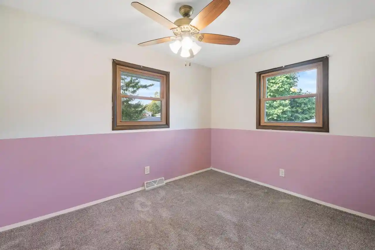 Photo 4 of Single family home for sale at 622 Clearview Dr, West Bend, WI 53090 | MLS# 1984202 | Listing updated on 2026-10-09
