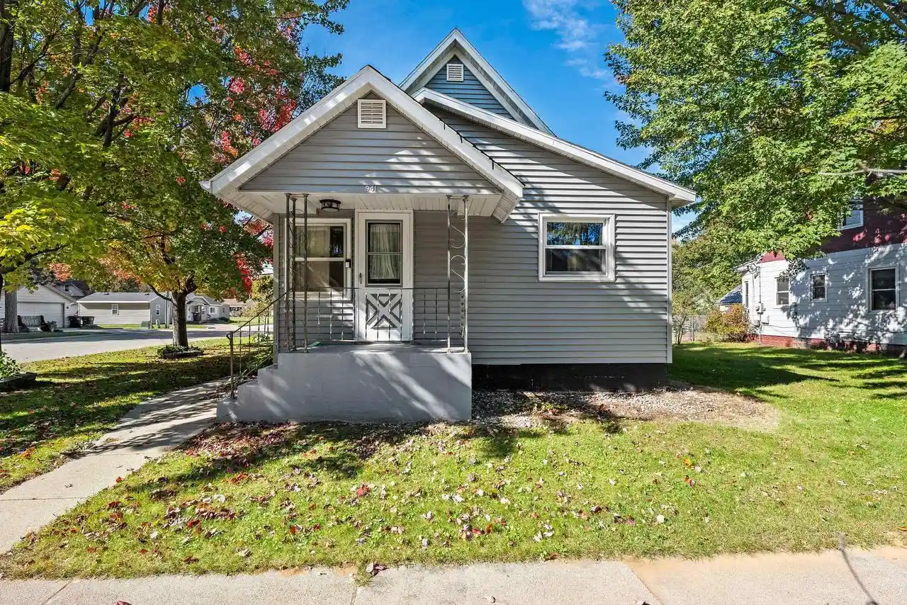 Photo 1 of Single family home for sale at 941 S Lafayette St, Shawano, WI 54166 | MLS# 50334088 | Listing updated on 2026-10-09