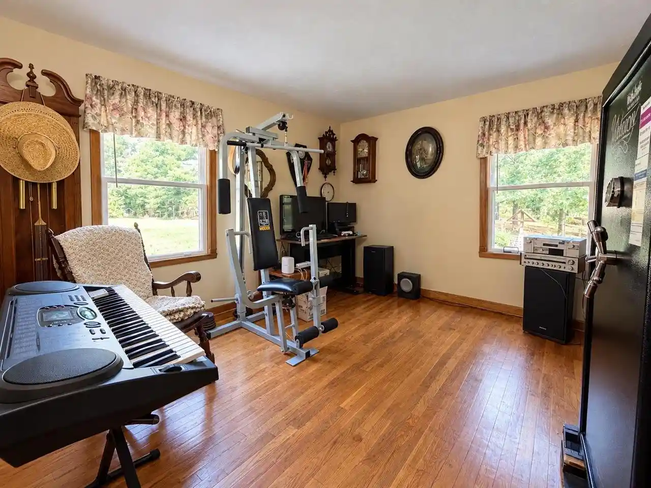 Photo 3 of Single family home for sale at W6178 Lake Dr, Shawano, WI 54166 | MLS# 50334089 | Listing updated on 2026-10-10