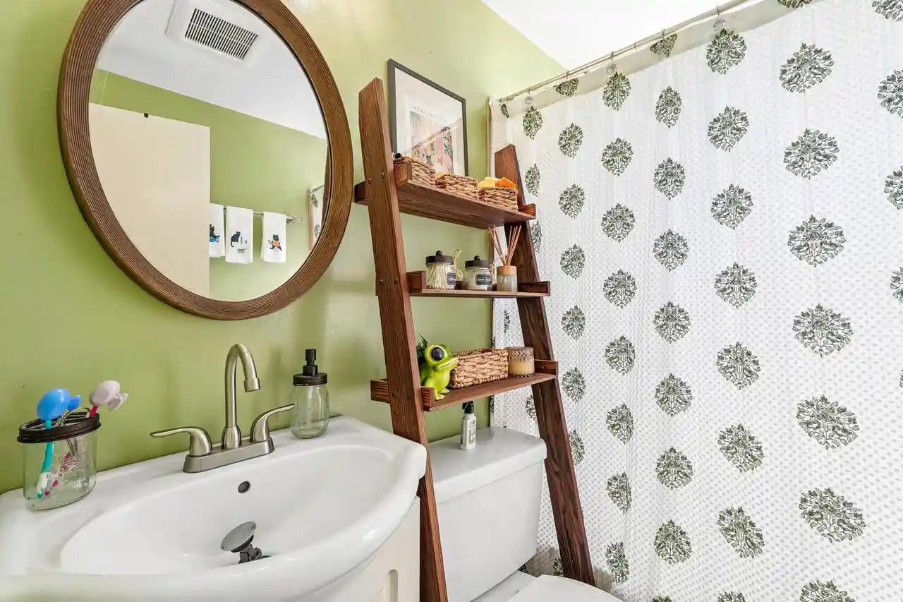 Photo 1 of Single family home for sale at 329 E Gauer Cir, Milwaukee, WI 53207 | MLS# 1984212 | Listing updated on 2026-10-09