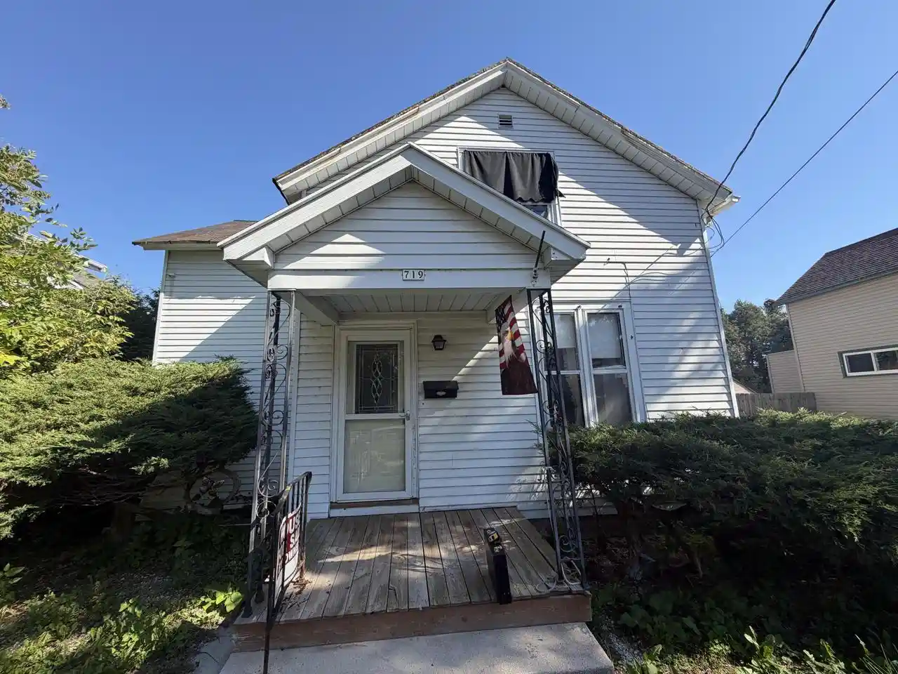 Single family home for sale at 719 S 22nd Street, Manitowoc, WI 54220 | MLS# 1984213