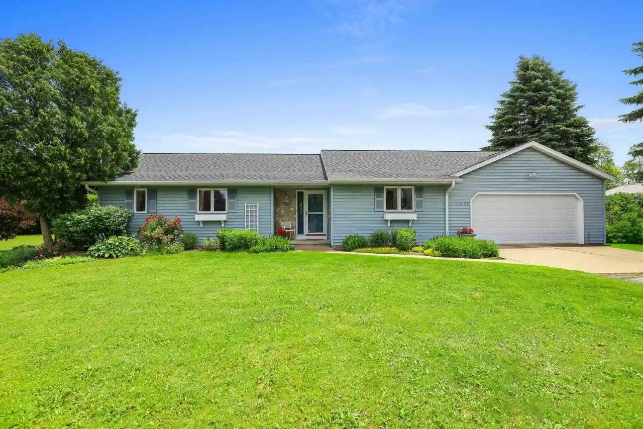 Photo 1 of Single family home for sale at 2694 Bay Settlement Rd, Green Bay, WI 54311 | MLS# 50334092 | Listing updated on 2026-10-09