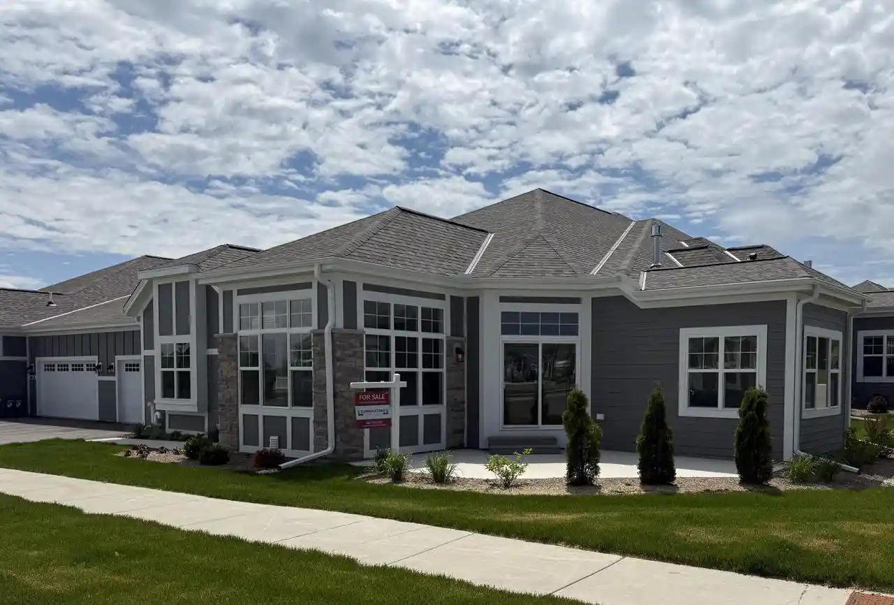 Photo 1 of Sale Pending at 904 S Verona Cir #35, Grafton, WI 53024 | MLS# 1984221 | Listing updated on 2026-10-09