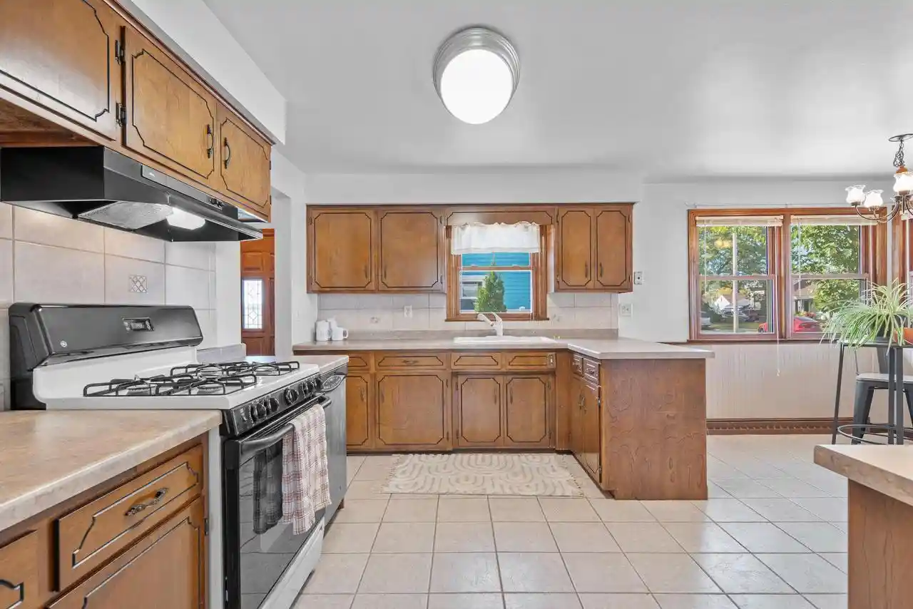 Photo 3 of Single family home for sale at 1628 Harold St, Green Bay, WI 54302 | MLS# 50334090 | Listing updated on 2026-10-09