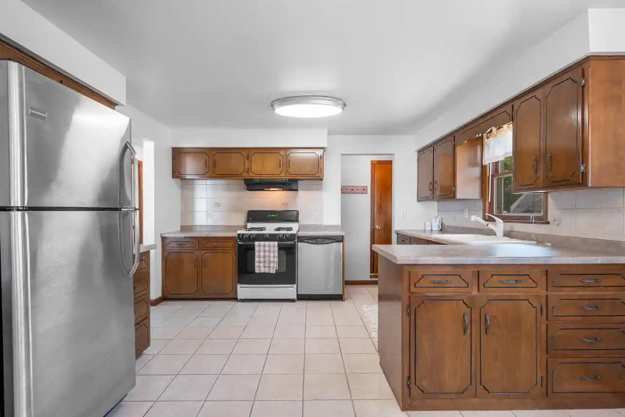 Photo 4 of Single family home for sale at 1628 Harold St, Green Bay, WI 54302 | MLS# 50334090 | Listing updated on 2026-10-09