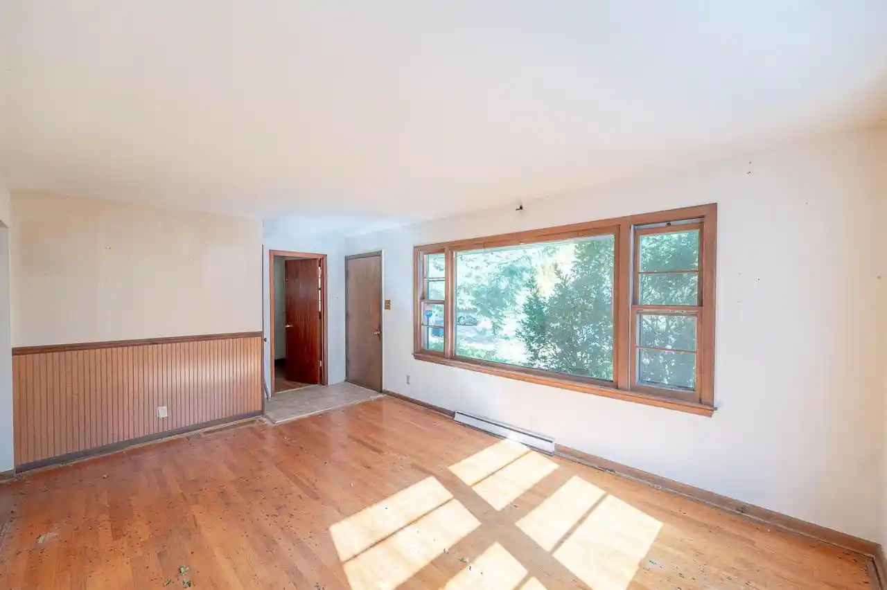 Photo 3 of Sale Pending at 8023 W Scranton Pl, Milwaukee, WI 53218 | MLS# 1984225 | Listing updated on 2026-10-14