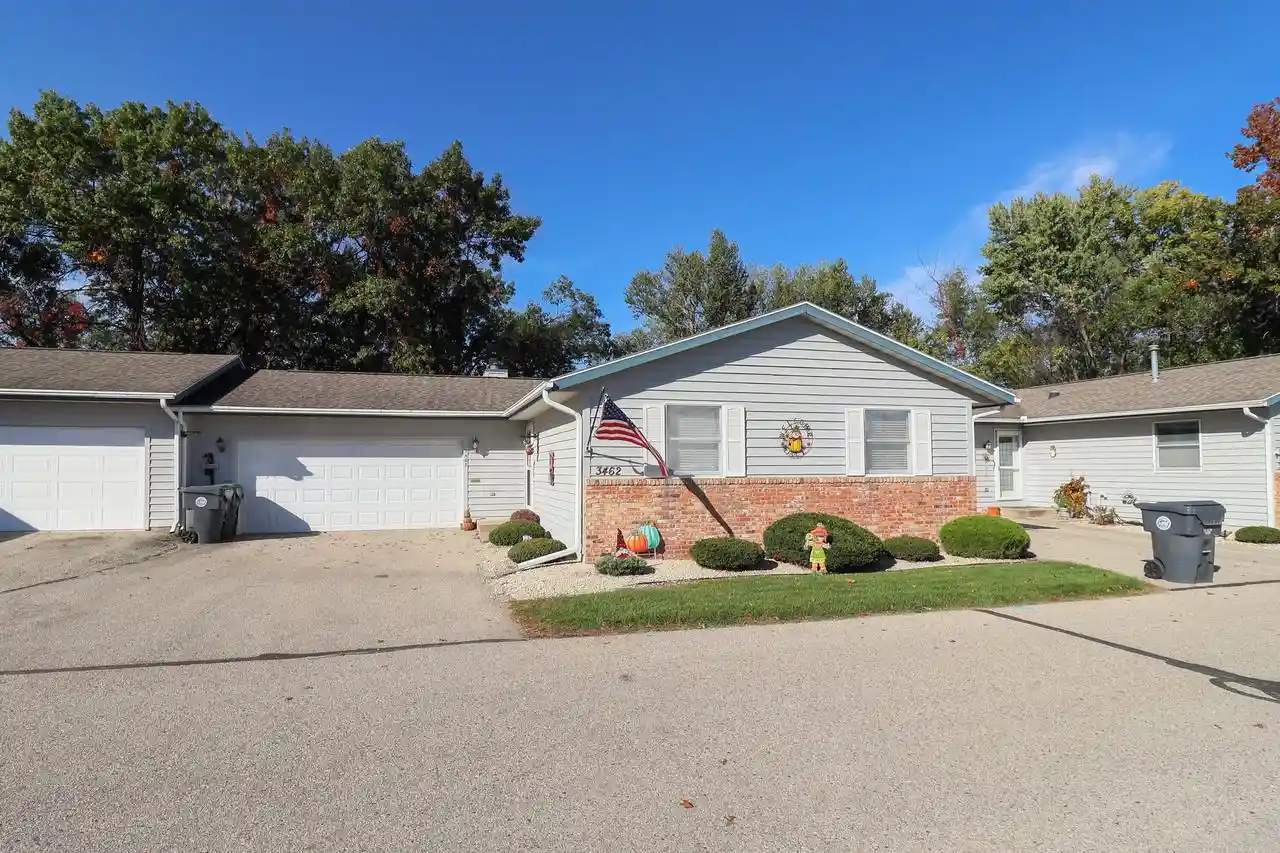 Photo 1 of Condo for sale at 3462 Woodbridge Ct, La Crosse, WI 54601 | MLS# 1984231 | Listing updated on 2026-10-09