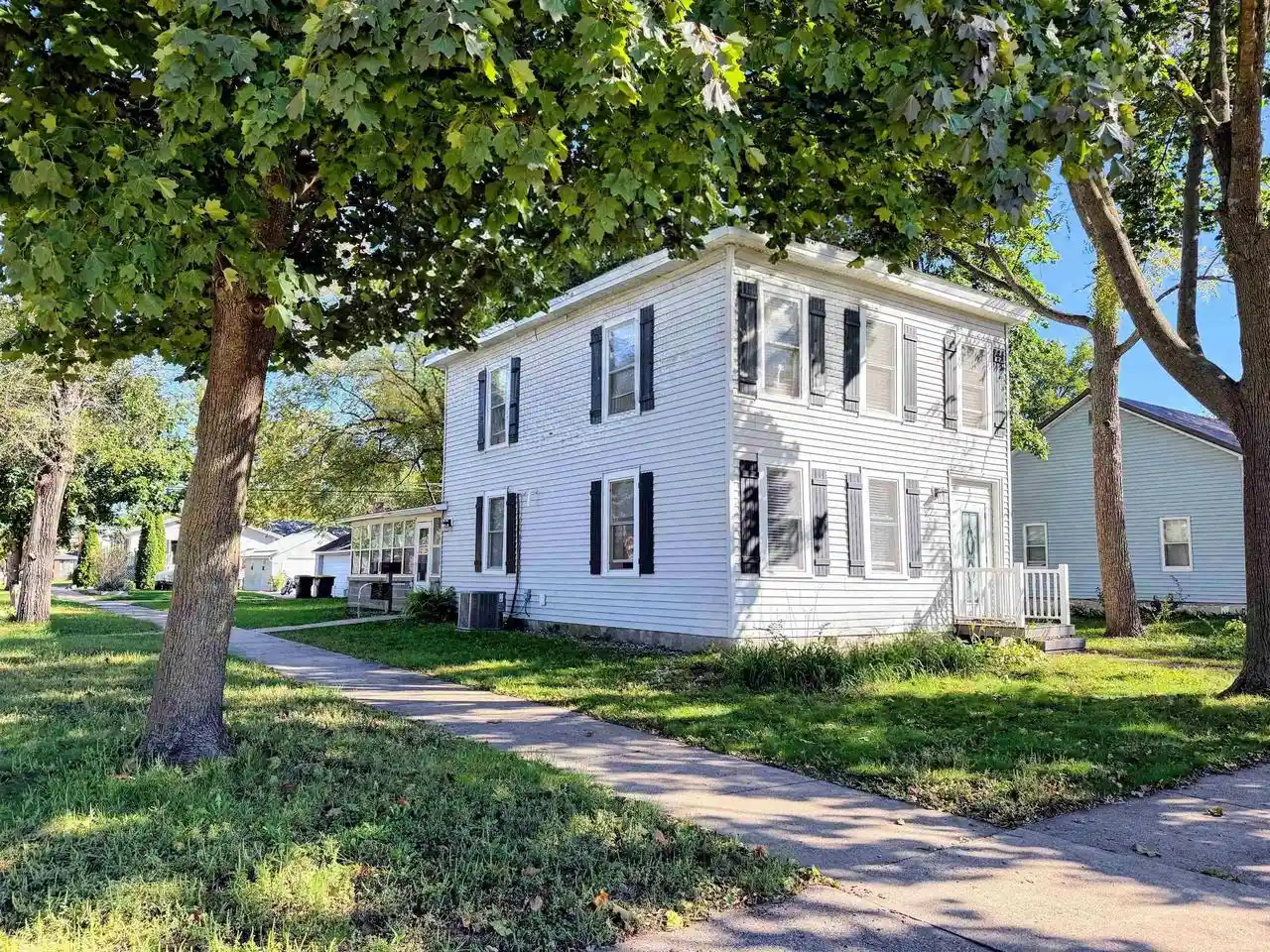 Photo 1 of Sale Pending at 158 N Wacouta Ave, Prairie Du Chien, WI 53821 | MLS# 2034399 | Listing updated on 2026-10-12