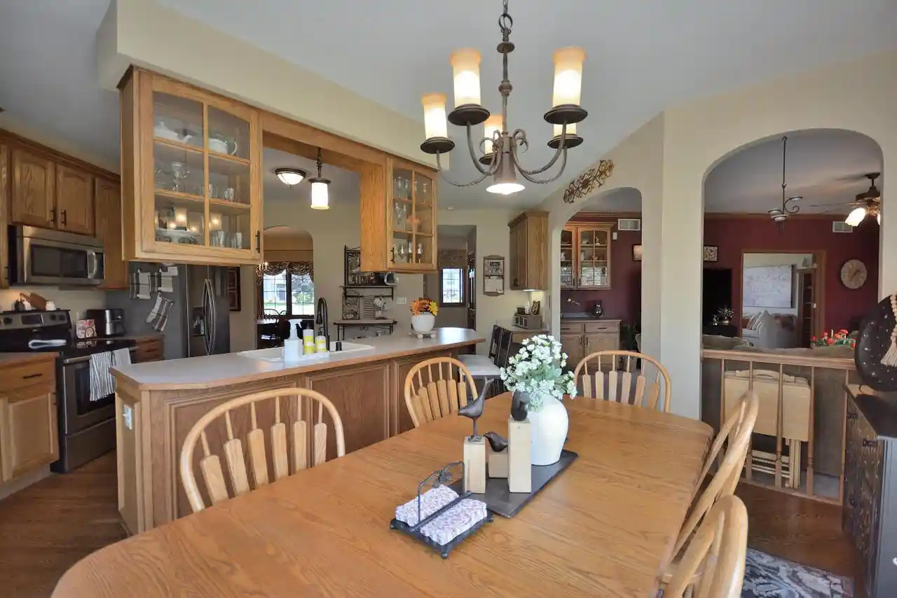Photo 4 of Single family home for sale at 6045 S Pembrook Ct, New Berlin, WI 53151 | MLS# 1984251 | Listing updated on 2026-10-10