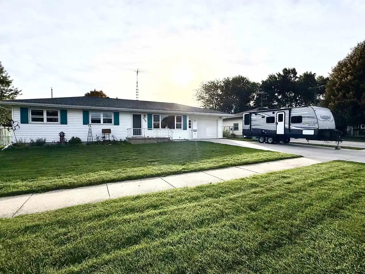 Photo 1 of Single family home for sale at 409 Grant St, Beaver Dam, WI 53916 | MLS# 50334108 | Listing updated on 2026-10-09