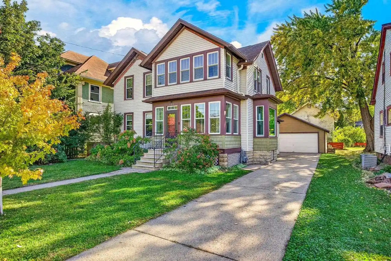 Photo 1 of Single family home for sale at 709 W New York Ave, Oshkosh, WI 54901 | MLS# 50334097 | Listing updated on 2026-10-09