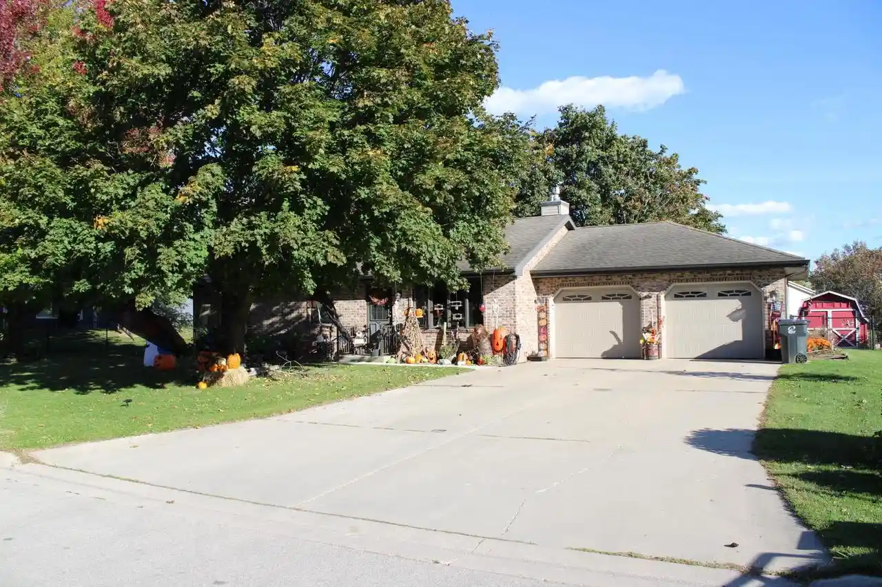 Photo 1 of Single family home for sale at 102 S Jefferson St, Bonduel, WI 54107 | MLS# 50334103 | Listing updated on 2026-10-09