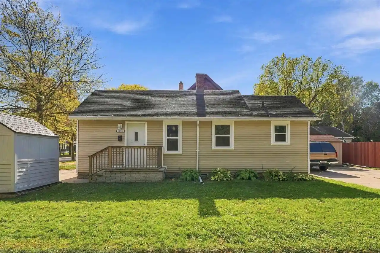 Photo 1 of Single family home for sale at 1005 W 4th Street, Appleton, WI 54914 | MLS# 50334109 | Listing updated on 2026-10-09