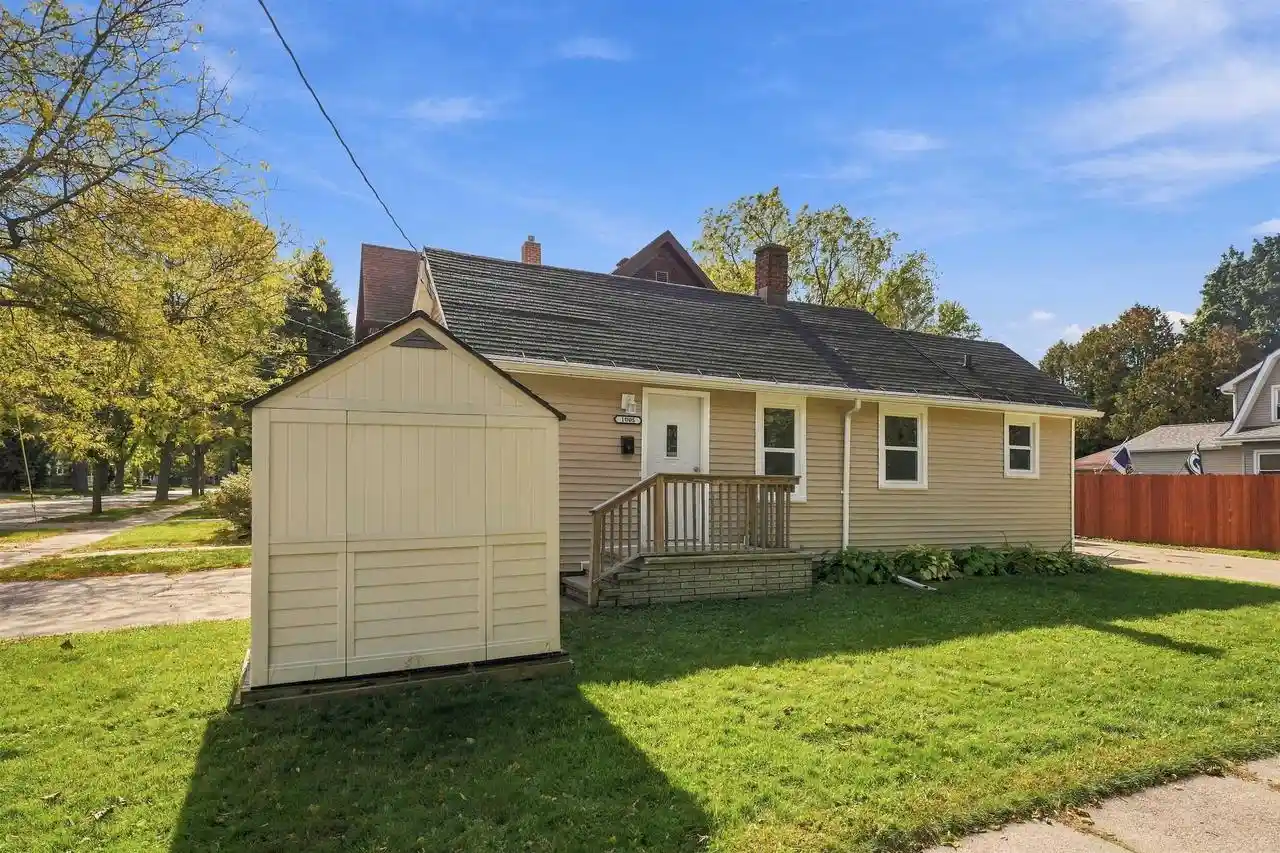 Photo 3 of Single family home for sale at 1005 W 4th Street, Appleton, WI 54914 | MLS# 50334109 | Listing updated on 2026-10-09